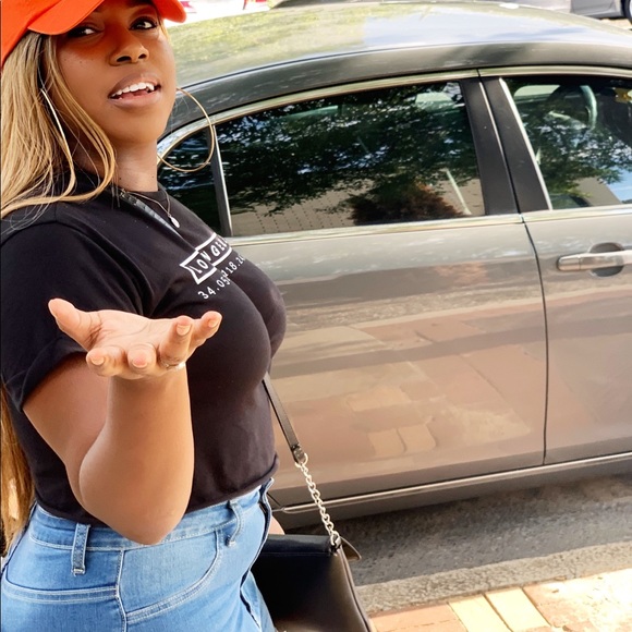 Meet Your Posher, Shanice! - Picture 3 of 6